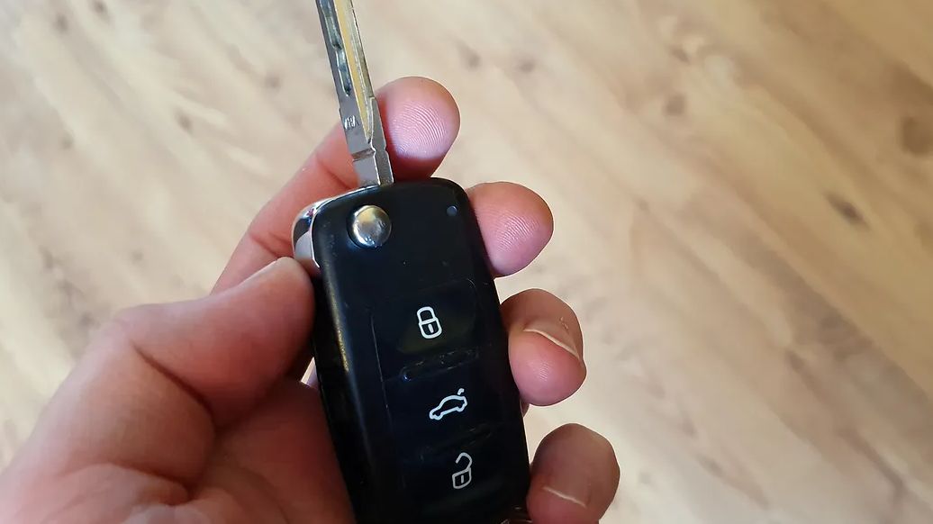 Wiele kluczyków posiada ukrytą funkcję