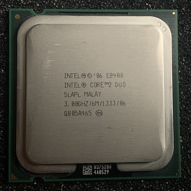 Intel Core 2 Duo E8400.