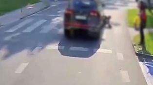 Zielona Góra. 72-latek potrącił chłopaka na przejściu dla pieszych i pojechał dalej. Policjanci szybko go namierzyli