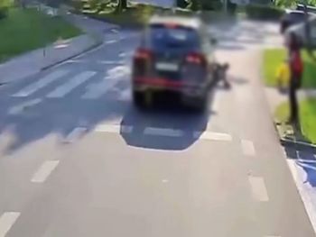 Zielona Góra. 72-latek potrącił chłopaka na przejściu dla pieszych i pojechał dalej. Policjanci szybko go namierzyli