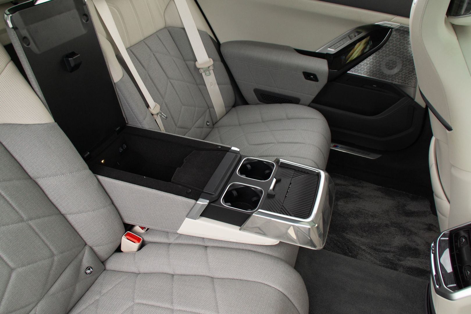 BMW M760e xDrive