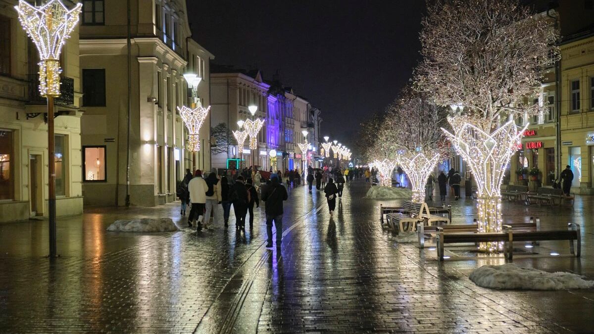 Świąteczna iluminacja na deptaku w Lublinie