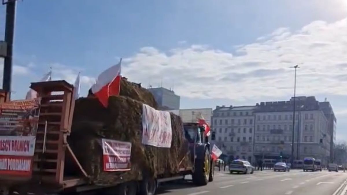 "Czołg" na ulicach Warszawy