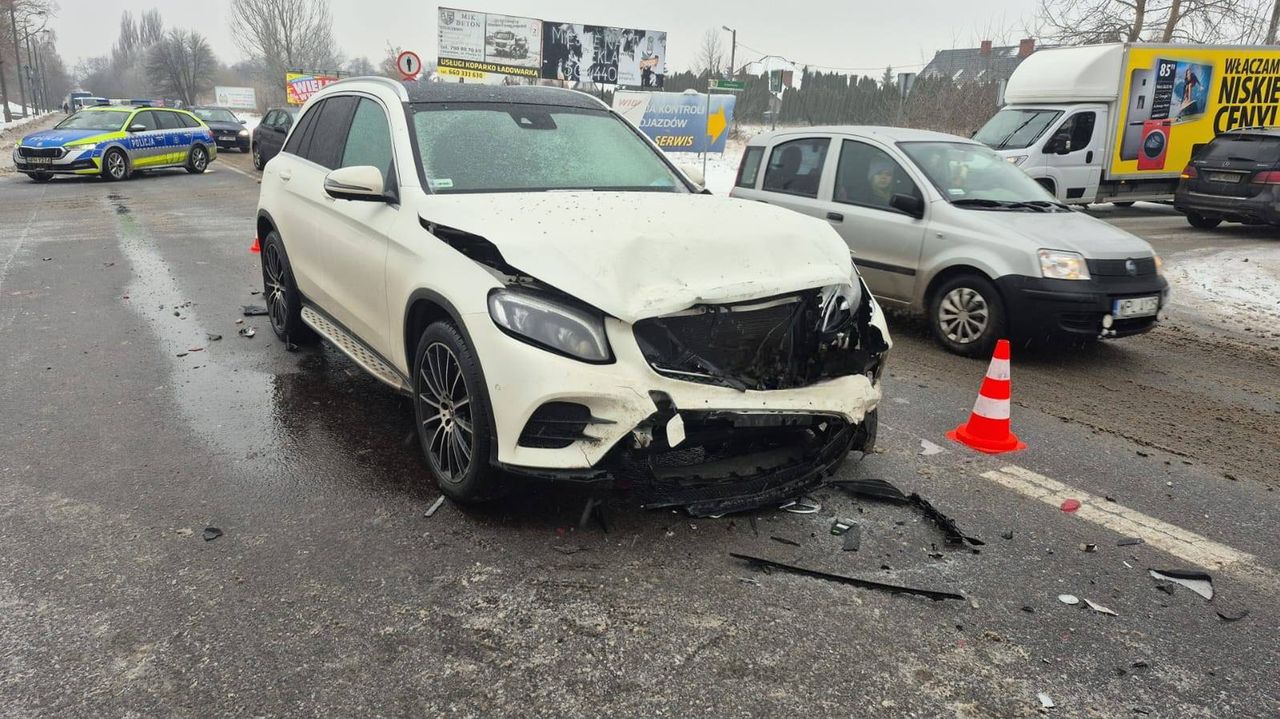 Zderzenie na Wyszogrodzkiej. Kierujące w szpitalu!