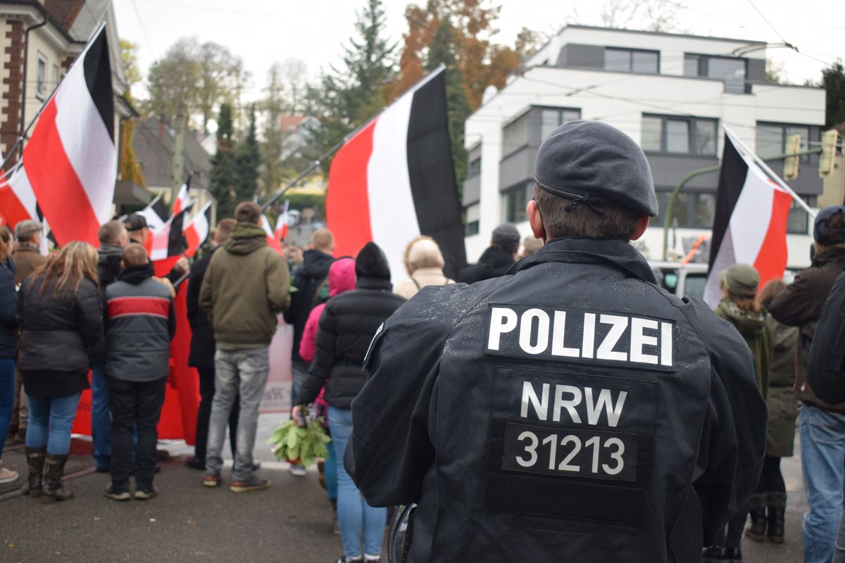 Niemcy. Policja nie może znaleźć 475 neonazistów