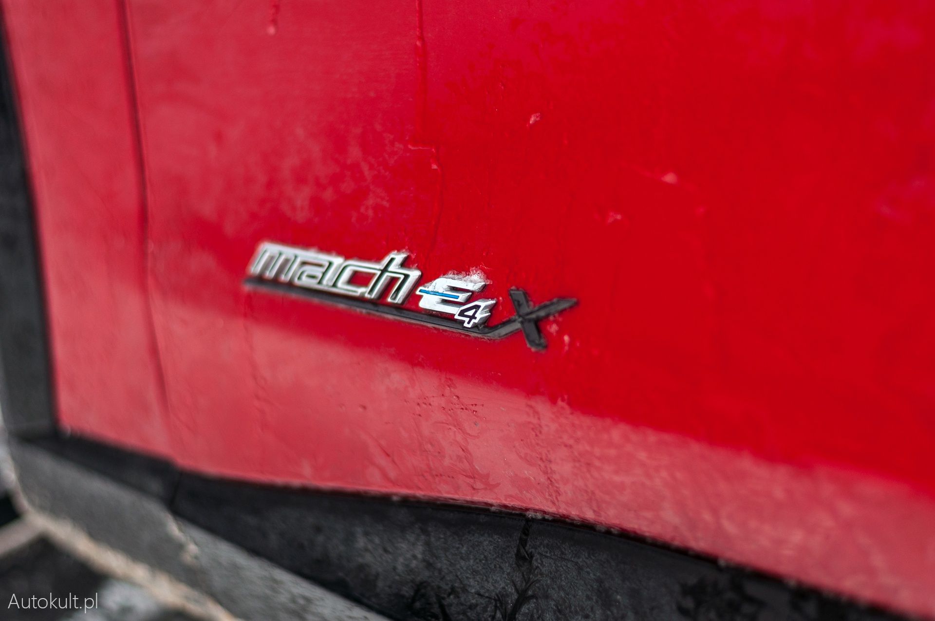 Ford Mustang Mach-E zimą