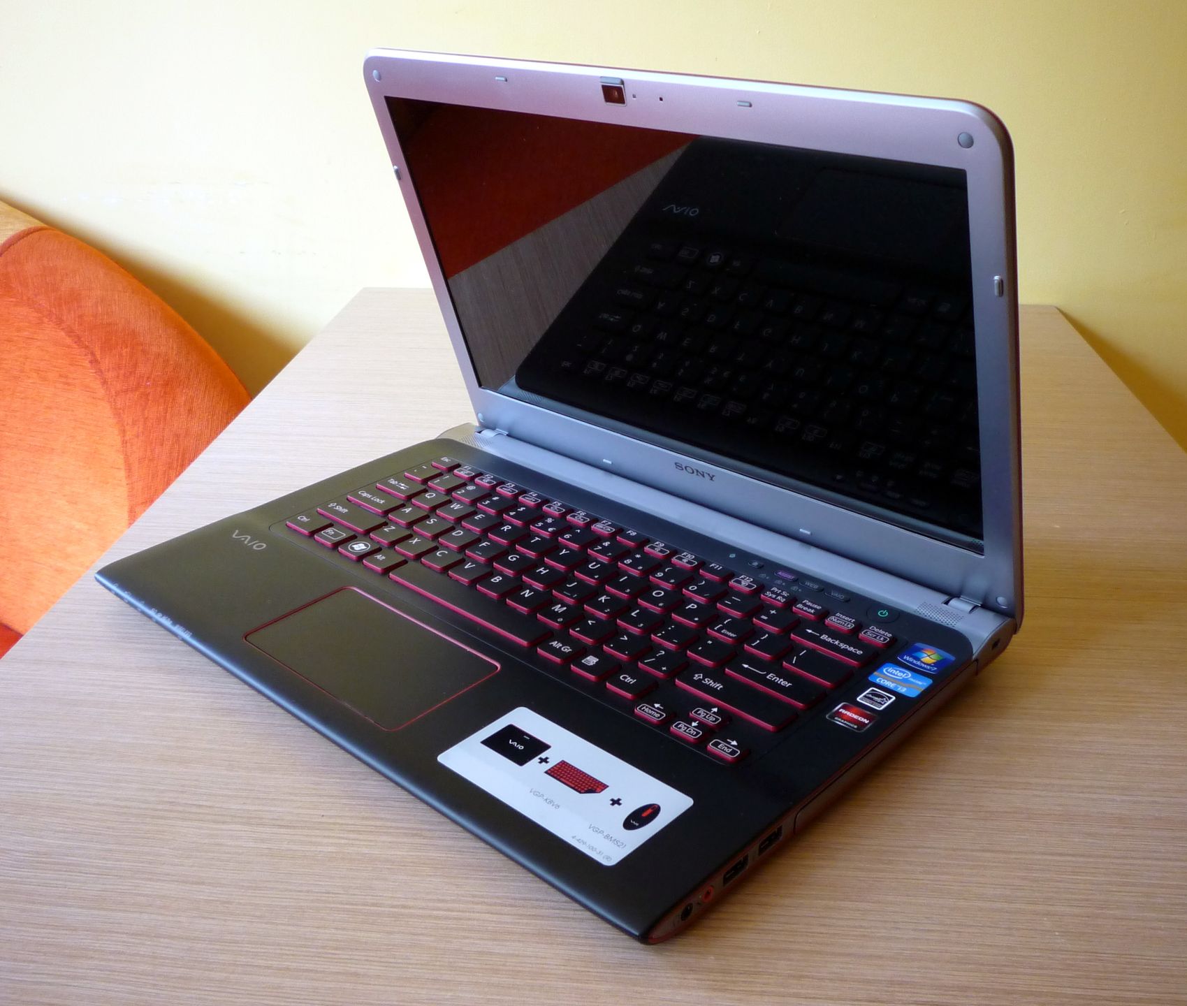 Sony VAIO E14 – 14-calowy obiekt pożądania [test] 3