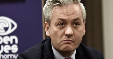 Biedroń o legalizacji związków jednopłciowych: "Jarosław Kaczyński może pochować swojego kota gdzie chce, a ja takich praw do Krzyśka nie mam"