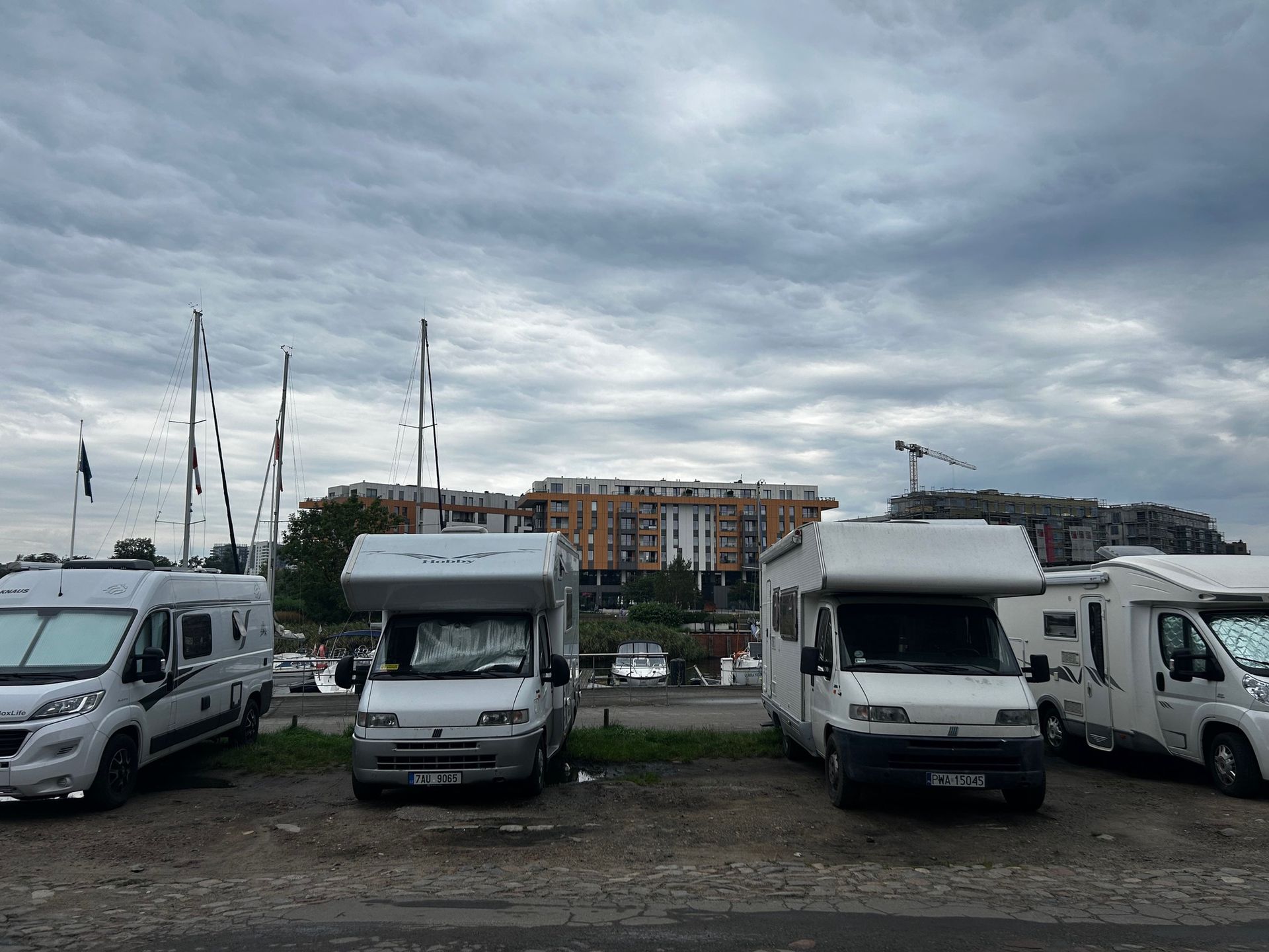 Turyści śpią za darmo z widokiem na Motławę 