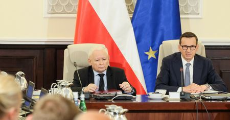 "Propaganda sukcesu i księgowe sztuczki". Potrzebny jest skokowy wzrost wydatków na ochronę zdrowia