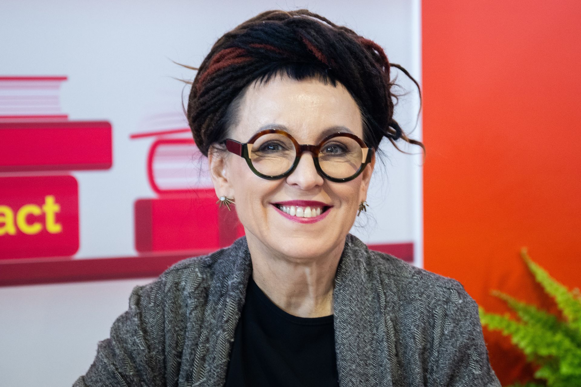 Olga Tokarczuk tłumaczy się z głośnej wypowiedzi o AI. "Korzystam na tych samych zasadach"