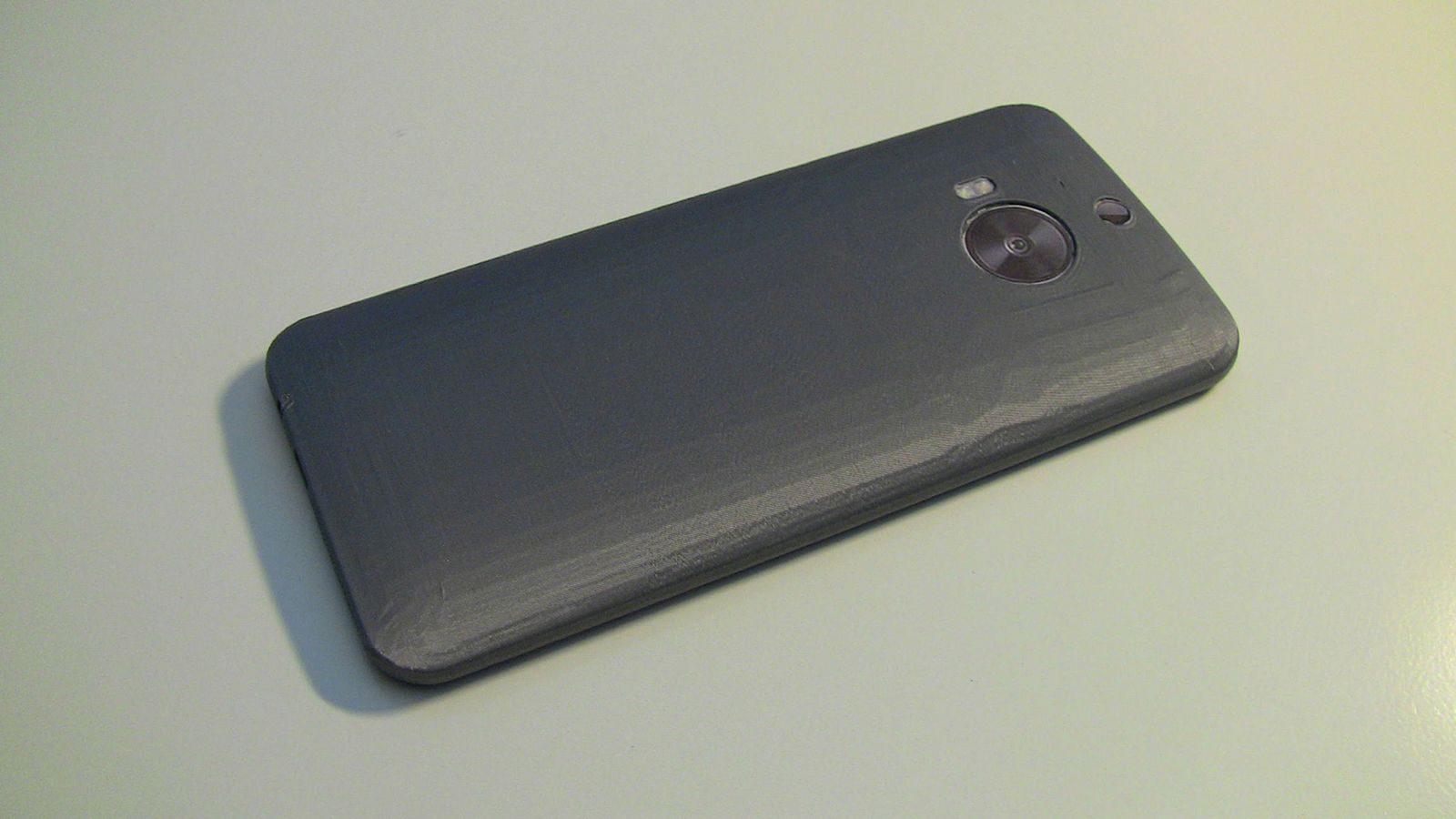 Atrapa HTC One M9+ uwieczniona na wideo u boku mniejszego brata 4