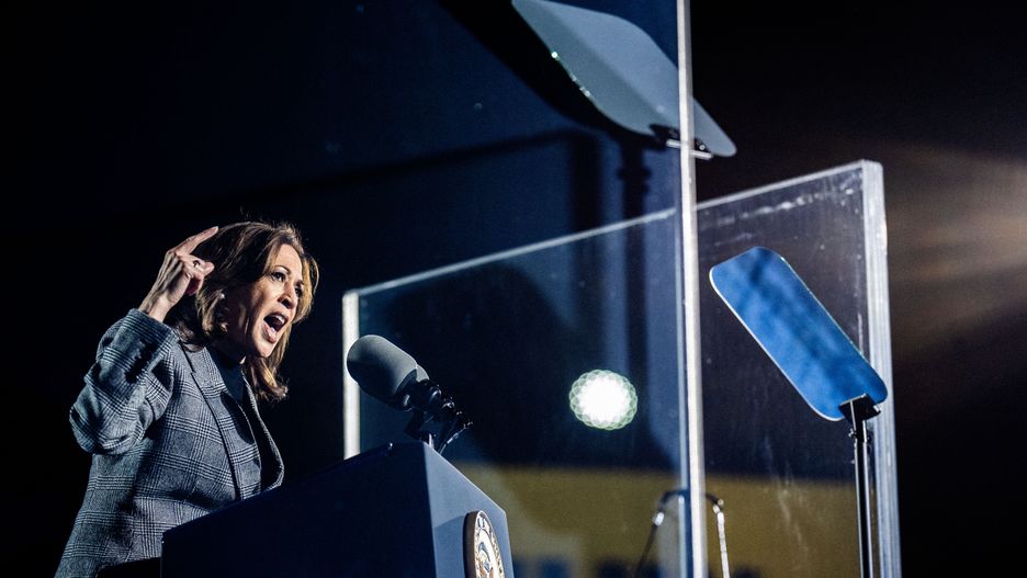 ANN ARBOR, MICHIGAN: Democratic Presidential Nominee Vice President Kamala Harris speaks to and meets Michigan voters during a rally at Burns Park in Ann Arbor, Michigan on Monday October 28, 2024. (Melina Mara/The Washington Post via Getty Images)