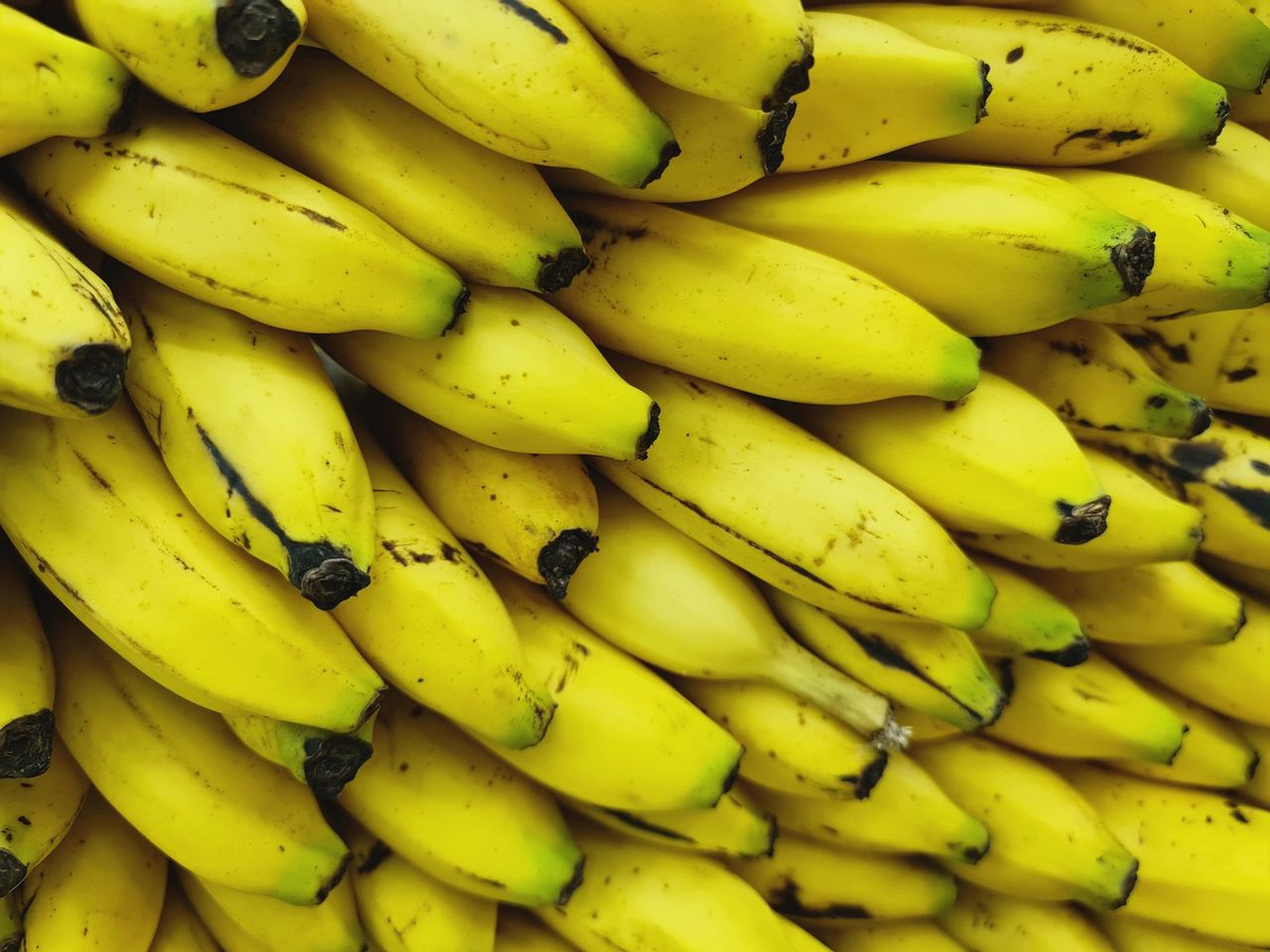 Is it worth eating bananas?