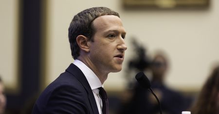 Facebook czarno widzi przyszłość. Konflikt z Apple narasta