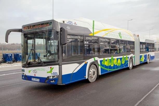 Pierwszy z 50 przegubowych autobusów elektrycznych – Zajezdnia Autobusowa Wola Duchacka 