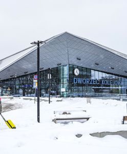 Nie mogą naprawić drzwi na dworcu za 97 milionów zł. To je zamknęli