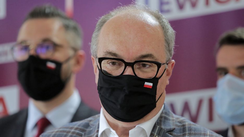 Olsztyn, 14.05.2021. Wicemarszałek Sejmu, przewodniczący Nowej Lewicy Włodzimierz Czarzasty (C) podczas konferencji prasowej w Olsztynie, 14 bm. (amb) PAP/Tomasz Waszczuk