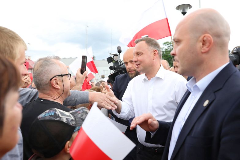 W czasie kampanii obecny prezydent położył na stole kosztowne obietnice. 