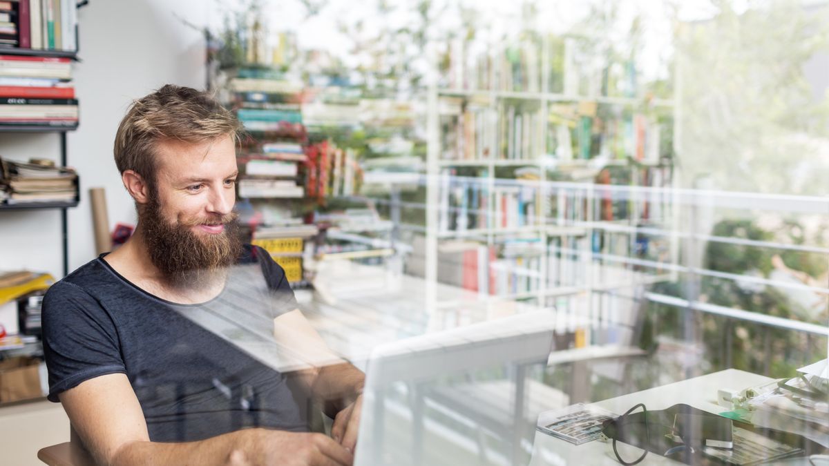 Obecnie, kiedy wiele osób przeszło na pracę zdalną lub hybrydową, kluczową kompetencją miękką jest komunikatywność