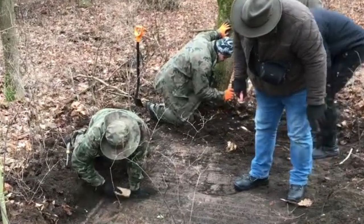 Porządkowali stary, poniemiecki cmentarz. Znaleźli cenny zabytek