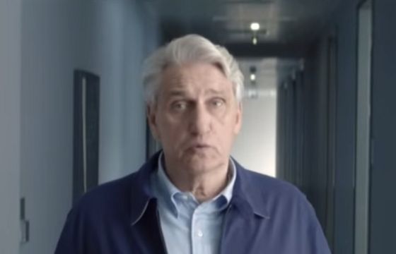Bogusław Wołoszański w historycznym bombowcu reklamuje OC i AC w Liberty Ubezpieczenia (wideo)