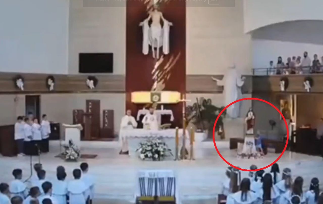 Ksiądz wrzucił nagranie z mszy. "Gdzie są rodzice?"