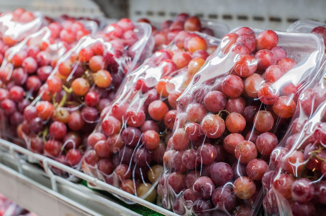 Pestycydy w winogronach z marketów. W jednej próbce aż 16 substancji