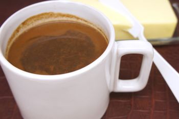 Dodawaj do herbaty te 2 składniki i pij rano. Działa kojąco na jelita i spowalnia starzenie