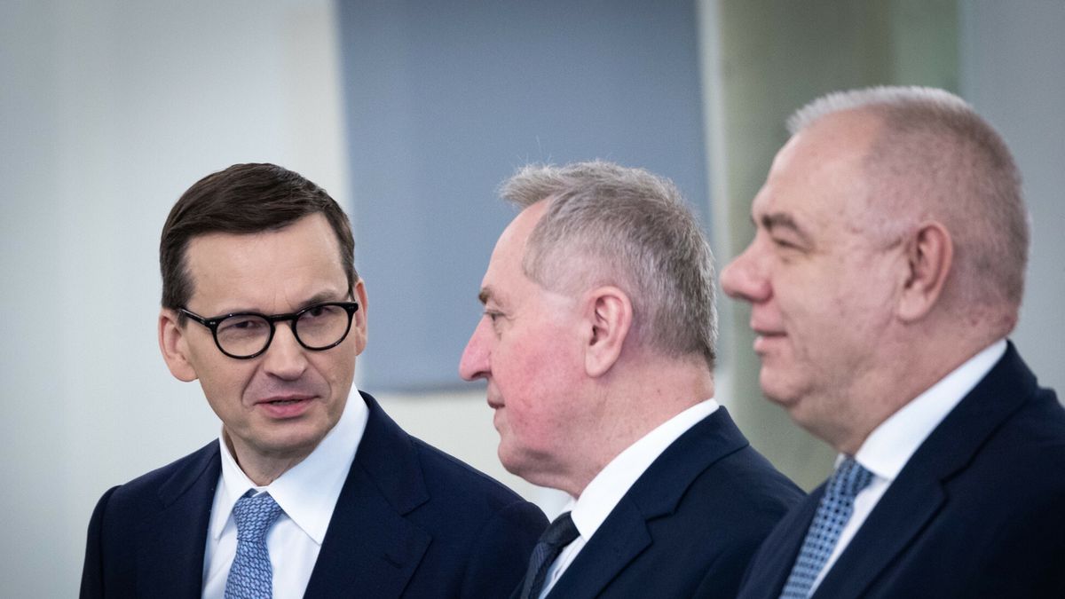 Polacy są za tym, aby jawność majątków obejmowała także współmałżonków polityków