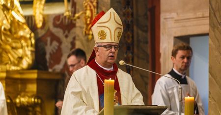 Biskup kielecki: Zagrożeniem dla wolności są ideologie