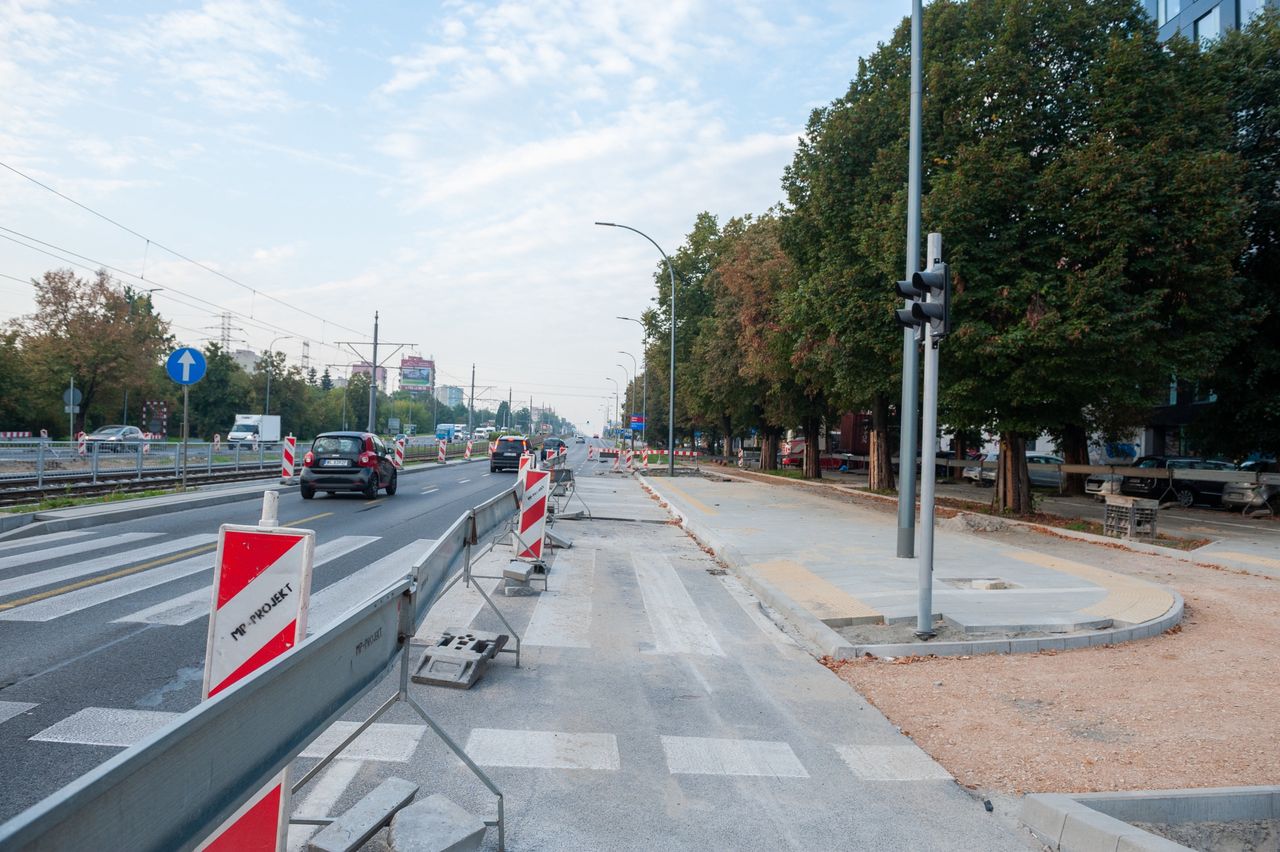 Warszawa. Sygnalizacja pojawi się na jednym z najniebezpieczniejszych przejść dla pieszych