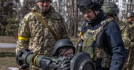 Stingery i Javeliny sieją strach u Rosjan. Ale broni dla Ukrainy może zabraknąć