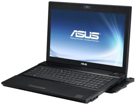 Asus B53 - biznesowe trio rusza na podbój Europy 2