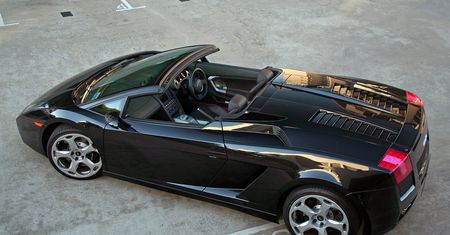 Carlos Tevez: "Dostałem Lamborghini od Wayne’a w prezencie"