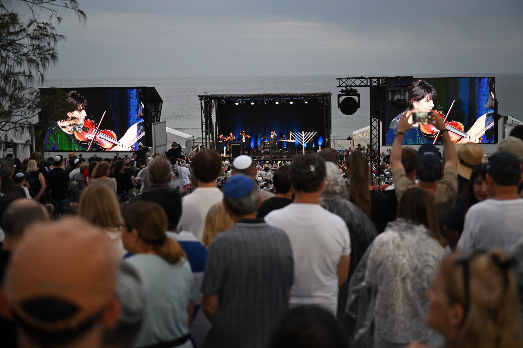 Minutą ciszy uczczono ofiary ataku terrorystycznego