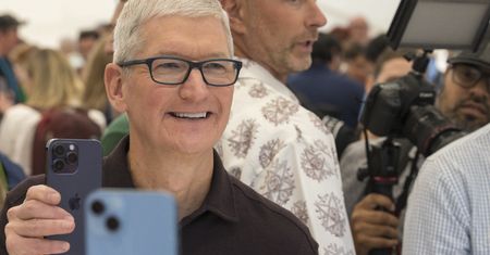 Piekło zamarzło. Szef Apple'a publicznie pochwalił swojego rywala