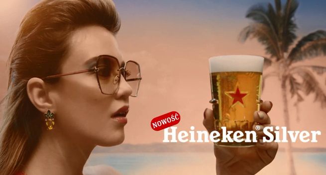 Heineken reklamuje się w stylistce lat 90.