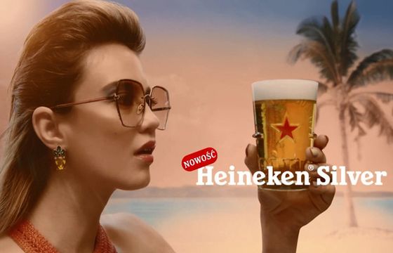 Heineken reklamuje się w stylistce lat 90.