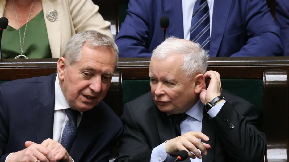 Henryk Kowalczyk, skarbnik PiS, i prezes partii Jarosław Kaczyński mogą pozwać PKW
