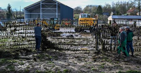 Pawłosiów po nawałnicy. Na miejscu dyżurują służby