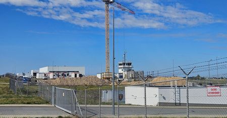 Koniec z pracą w kontenerach – w Porcie Lotniczym Lublin ruszyła budowa nowoczesnej wieży kontroli lotów za 22,5 mln zł