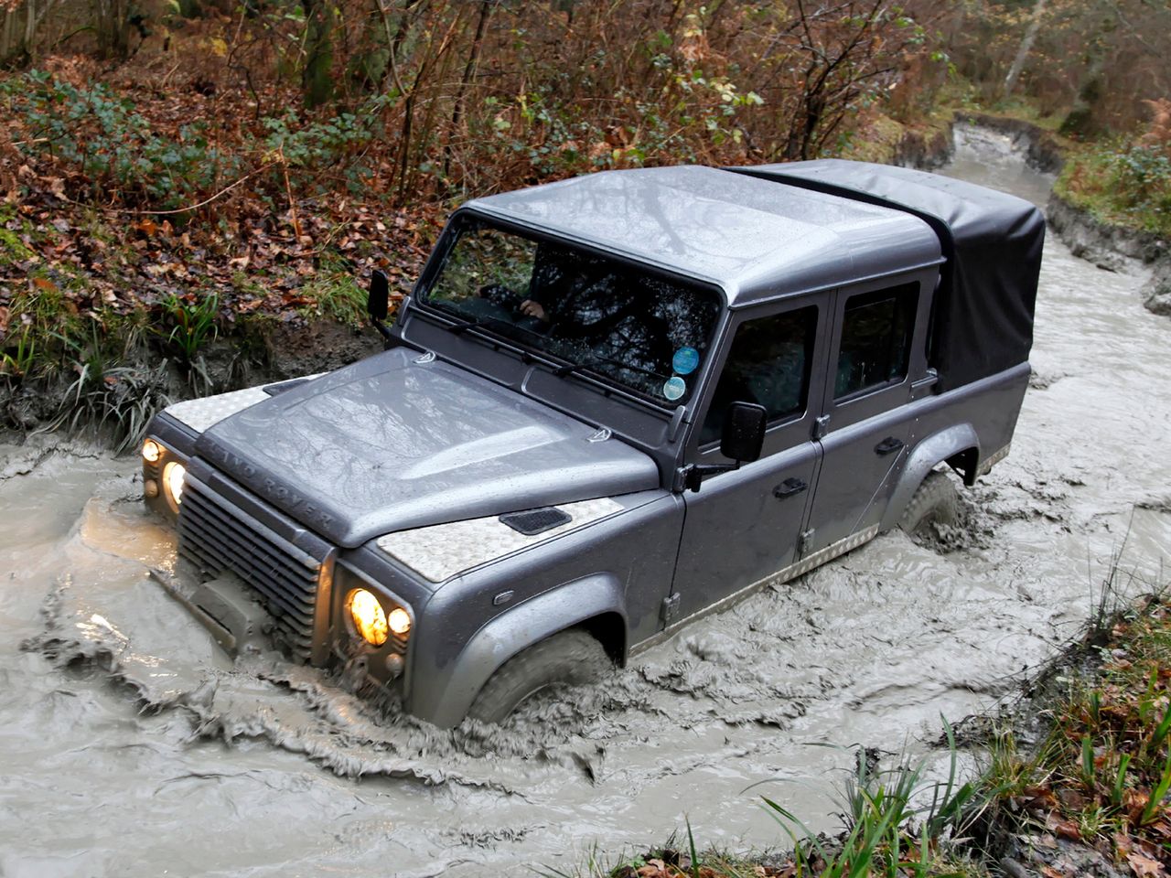 Land Rover Defender 110 Double Cab Pickup UK-spec (2007)