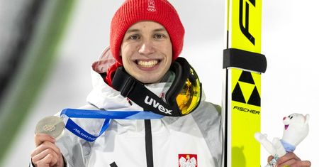 Kacper Tomasiak bez tajemnic. Kim jest nowa duma narodowa Polaków? [WIDEO]
