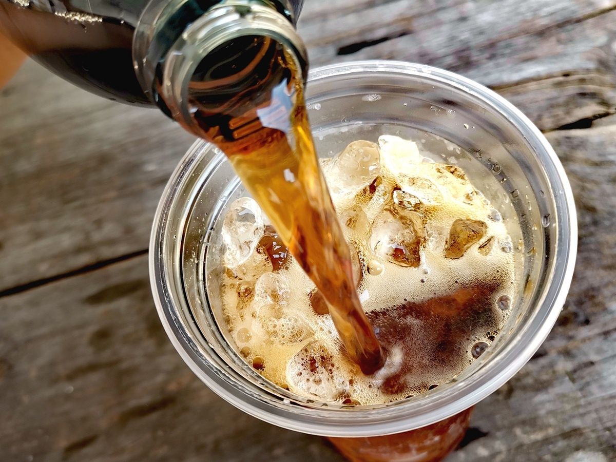 Polacy coraz częściej cierpią na brak magnezu. Te produkty go wypłukują