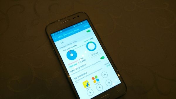 Galaxy J2 oficjalnie. Super AMOLED w smartfonie za mniej niż 500 zł 4