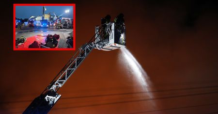 Pożar domu przyjęć w Mszanie. 21 zastępów straży i ogromne straty
