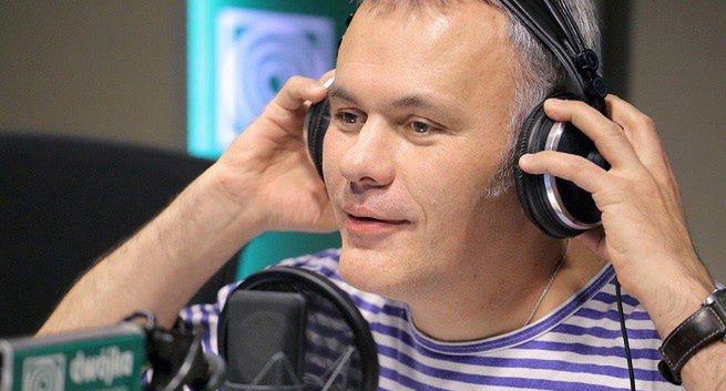 Robert Mazurek poprowadzi audycję "Mazurek słucha" w radiowej Dwójce