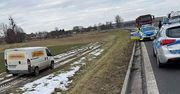 Rzuciła go dziewczyna. Oto co zrobił kurierowi