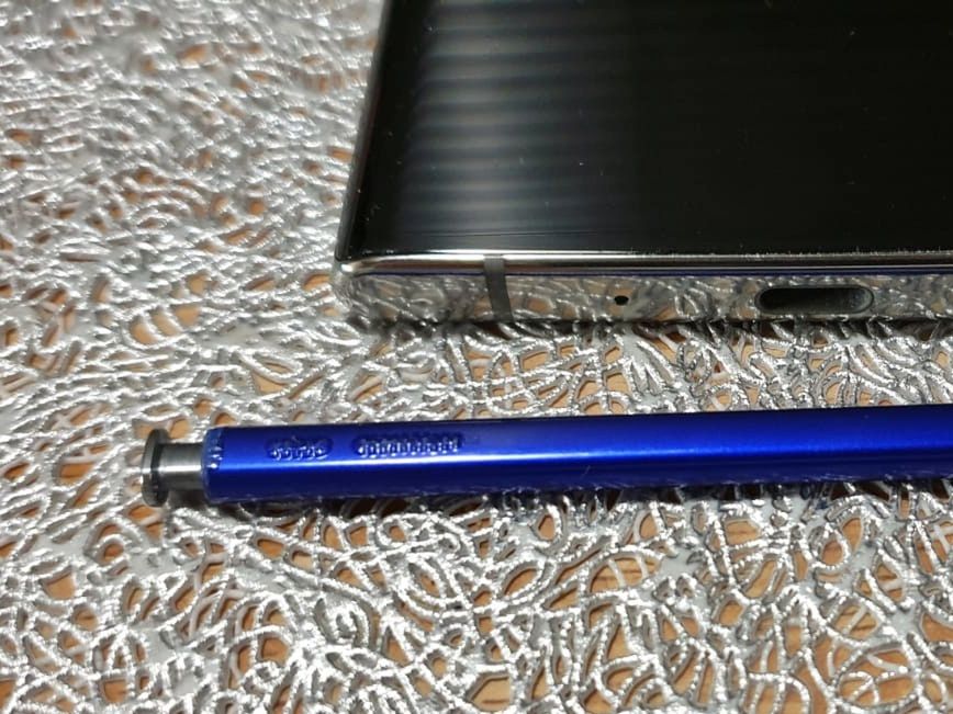 Nasz czytelnik chciał zabezpieczyć w serwisie ekran Galaxy Note'a 10. Efekt? Spalony rysik 4